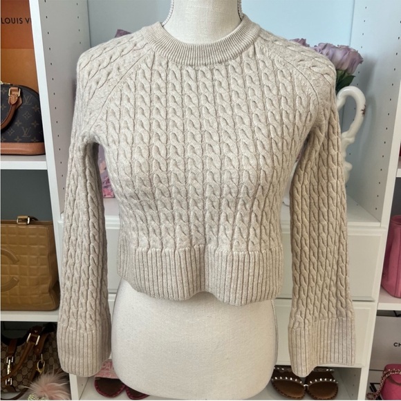 $440 ALICE + OLIVIA Cimaron Wool Cable-Knit Cropped Sweater, Small, EUC - Picture 5 of 11